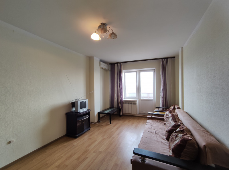 однкомнатная квартира на Королёва проспект
, 39 кв метров в Ростове - фото 2