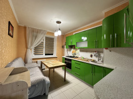 2 х комн квартира на Думенко улица
, 60 кв метров в Ростове