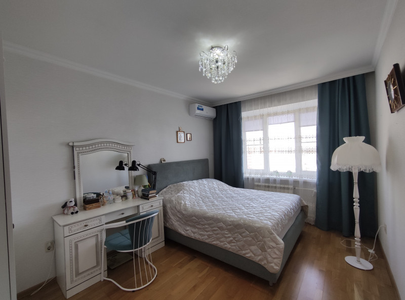 3 х комн квартира на Орбитальная улица
, 75 кв метров в Ростове